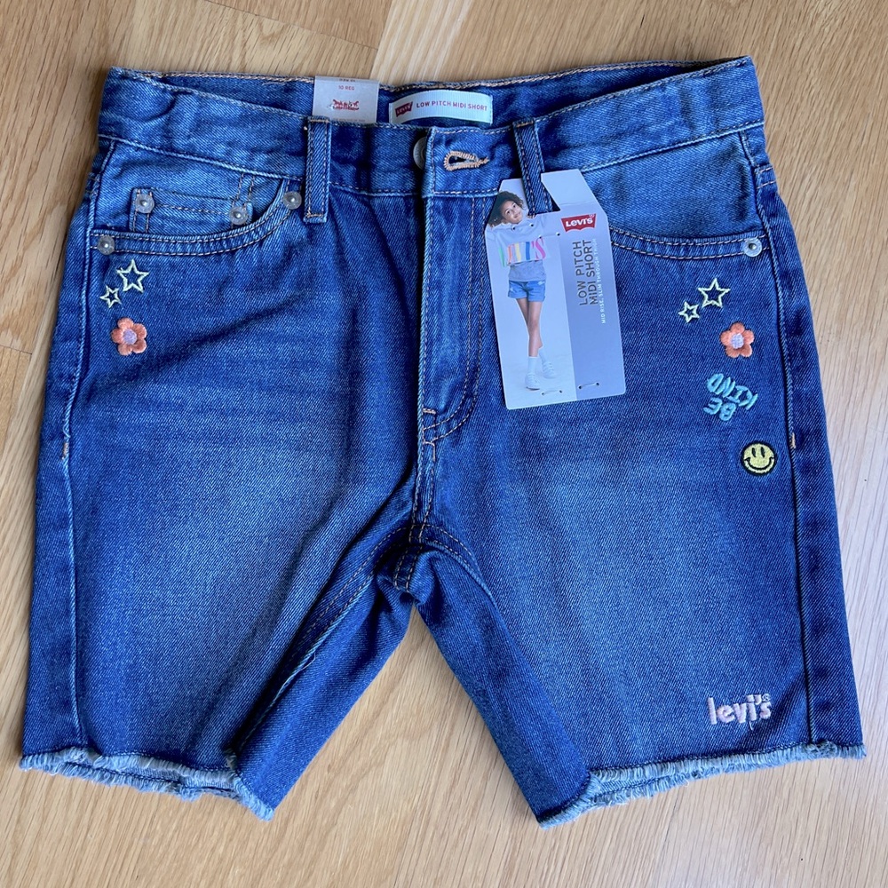 Levi Low Pitch Embroidered Shorts NWT